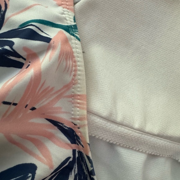 EUC Hurley low back one piece swimsuit Medium - Picture 8 of 11